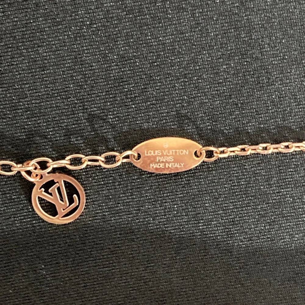 LV Elegant Rose Gold Charm Bracelet - Picture 3 of 4